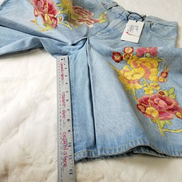 GUCCI Bermuda Denim Short Size 8 Soave Amore Wide Cut Embroidered NWT $1,980 - Picture 10 of 12